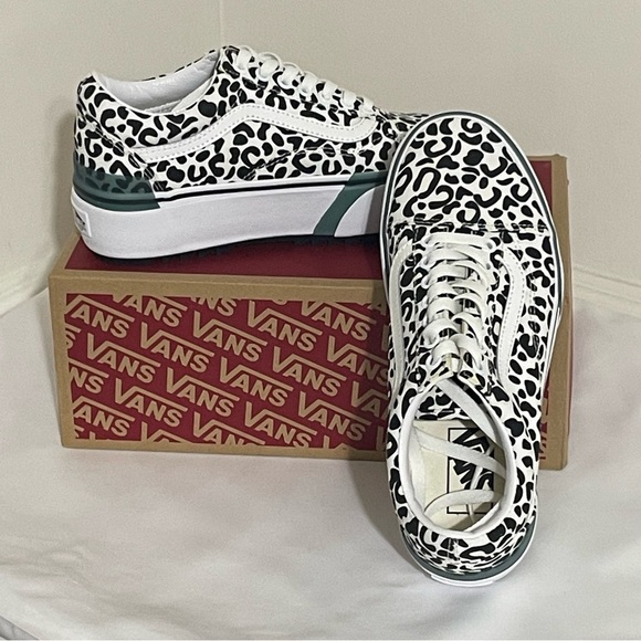 Vans Old Shook Stacked White With Multicolored LeopardUV Ink, Sz 8 - Picture 1 of 10